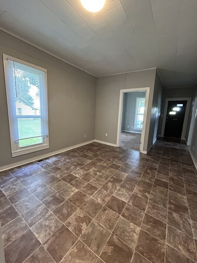 Foto del edificio - 2 bedroom 1 bath