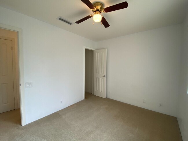 Foto del edificio - Spacious 3 Bedroom in Ewa Gentry