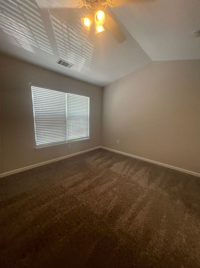 Foto del edificio - 06-205 Fisher