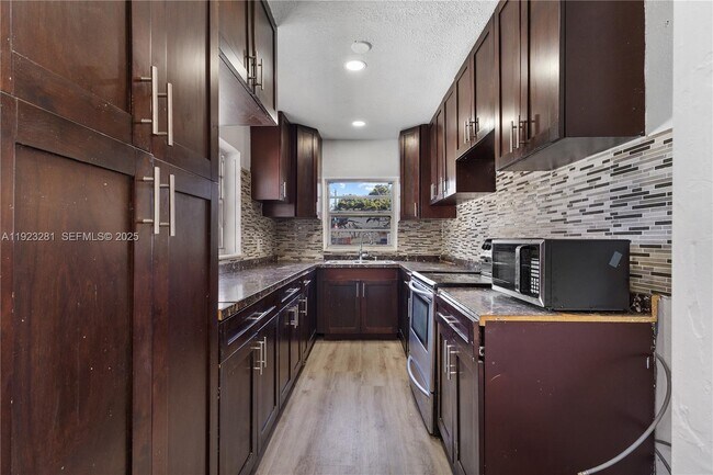 Foto del edificio - 4030 NW 1st Ave