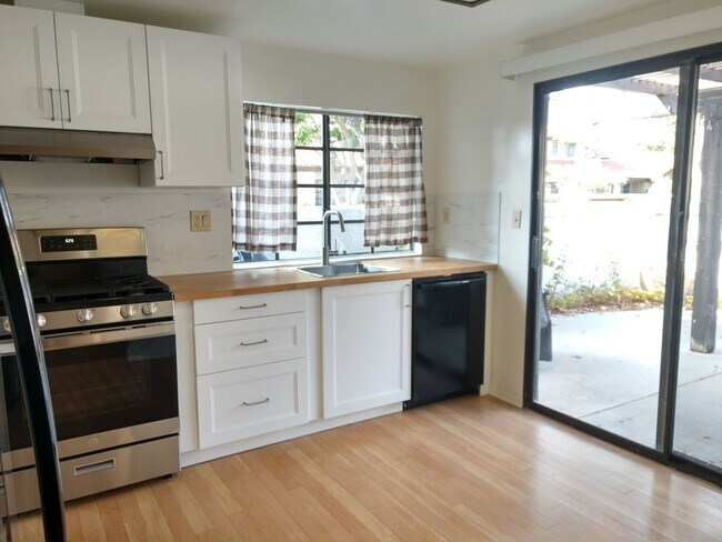 Foto del edificio - Charming Condo-Port Huemene