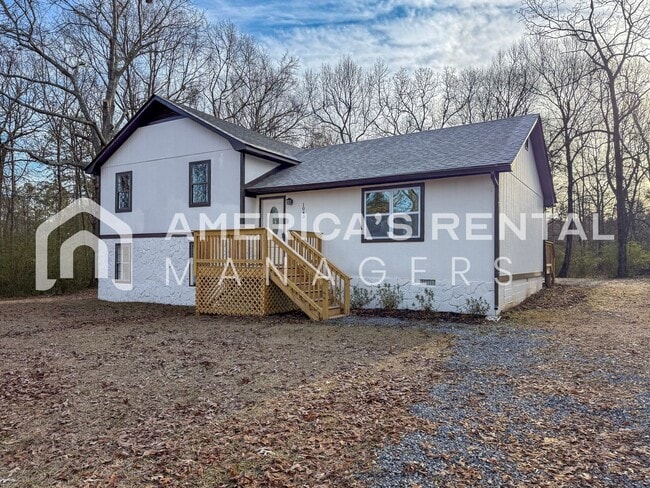 Building Photo - DEPOSIT PENDING!!! Updated Talladega Gem A...