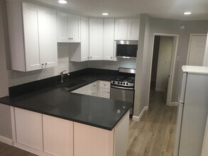 Building Photo - 156 W Marquita