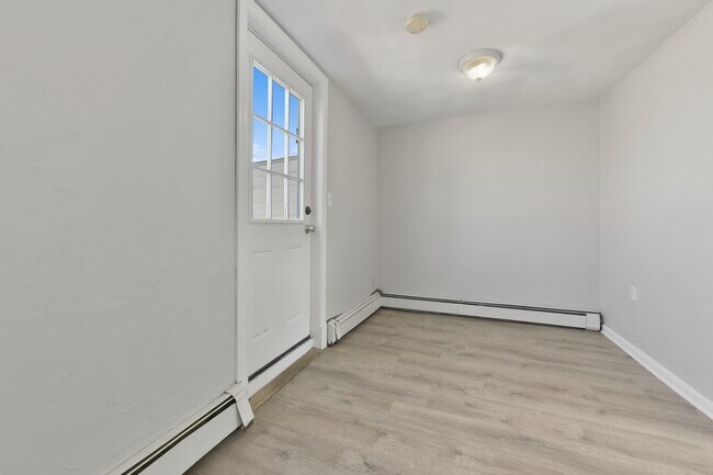 Foto del edificio - 10 Howell Ct