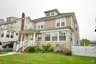 Building Photo - 35 New Lawn Ave