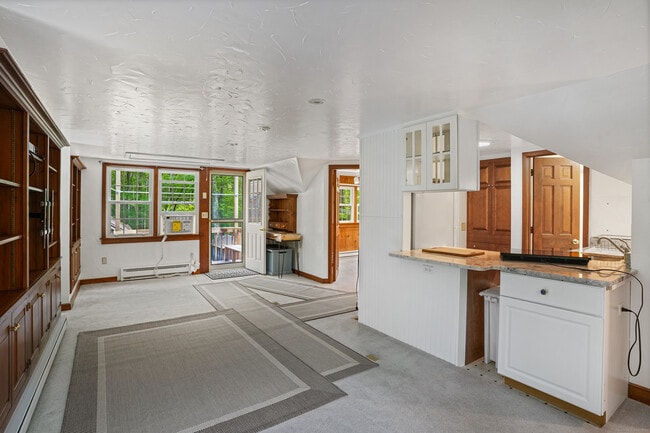 Building Photo - 86 Gallows Hill Rd