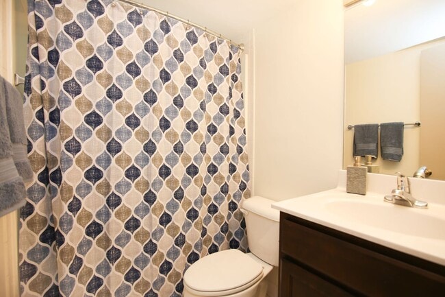 Building Photo - The Axis at 1435