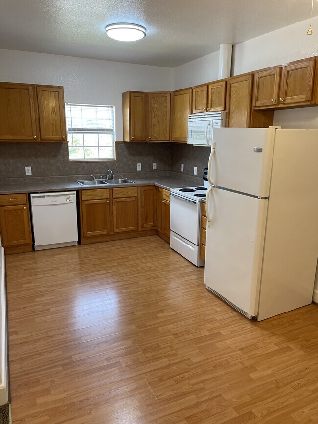 Foto del edificio - 10940 Helms Trl