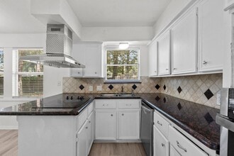 Building Photo - 2102 Silver Moon Trail