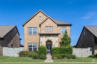 Building Photo - 829 Parkside Dr