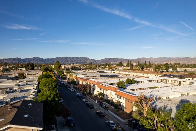 8800 Cedros Avenue - 8800 Cedros Ave