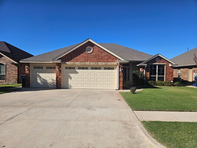 Building Photo - (4) Bed/(2) Bath in Winfield Addition OKC!