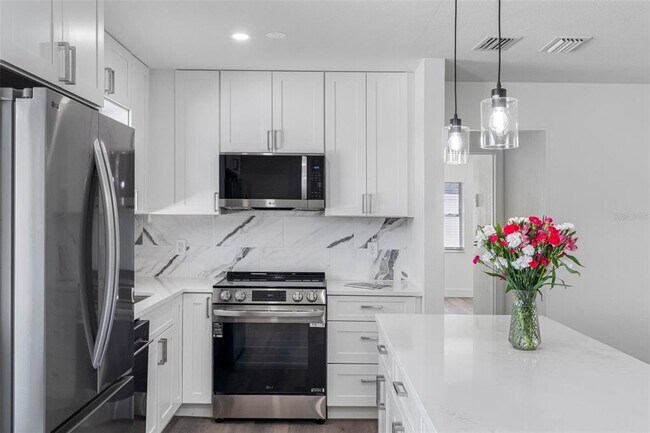 Building Photo - 11572 63rd Ave N