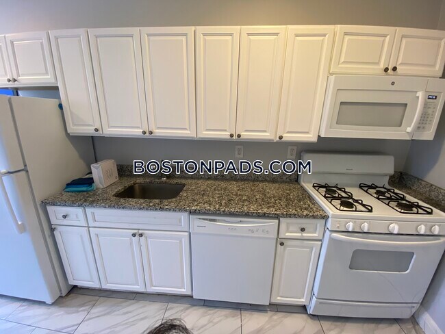 Foto del edificio - 15 Ives St