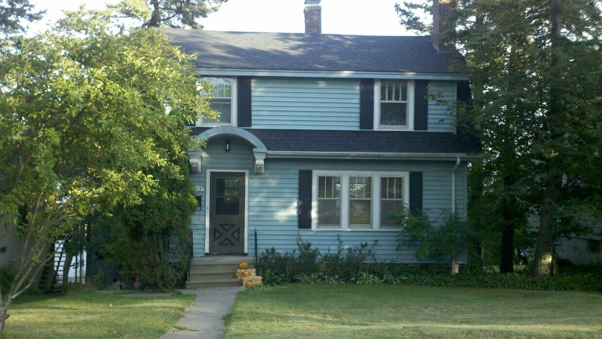 2712 E 1st St, Duluth, MN 55812 House Rental in Duluth, MN