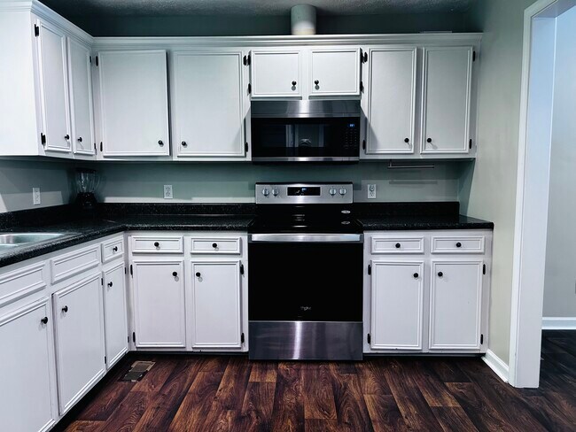 Photo - 1138 Chapel Hill Cir House