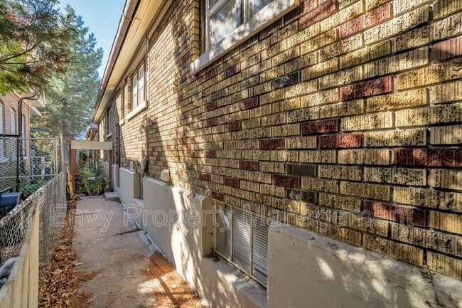 Building Photo - 2653 Quincy Ave