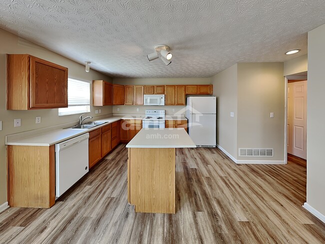 Building Photo - 491 Dover Pond Dr