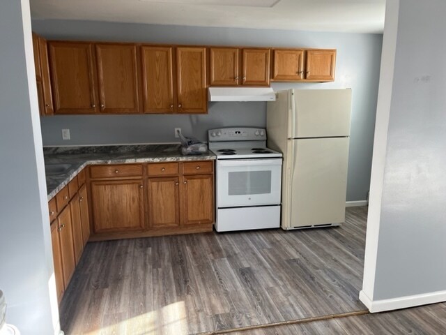 kitchen - 641 N Chestnut St