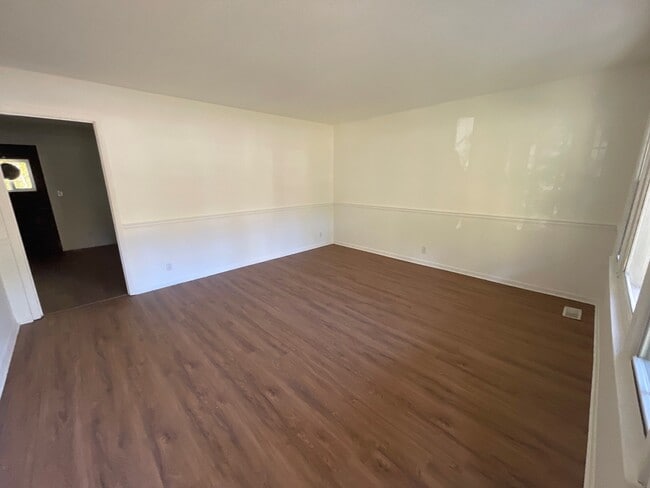 Foto del edificio - 4735 Cutler Dr NW