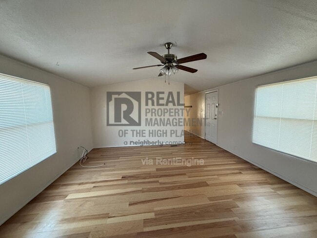 Foto del edificio - 8230 Upton Rd