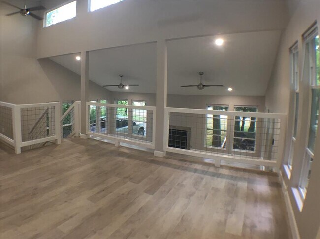 Building Photo - 312 Parkhaven Cir