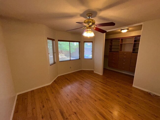 Foto del edificio - 12521 W Myer Ln