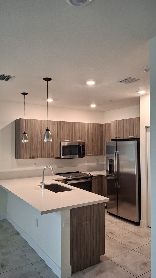Foto del edificio - 10290 NW 64th Ter