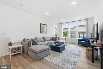 Building Photo - 21950 Garganey Ter