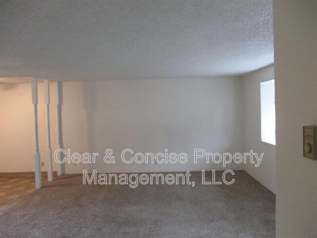 Foto del edificio - 4279 River Rd