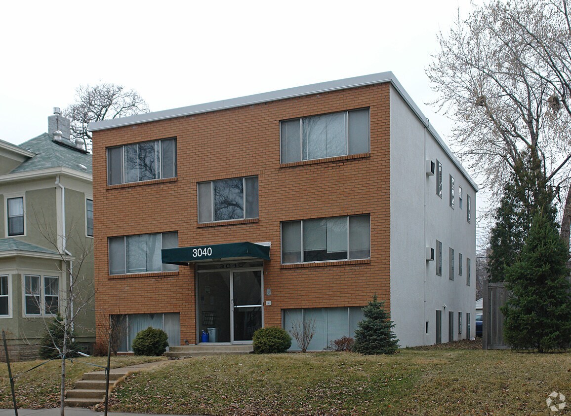 Foto principal - 3040 Emerson Ave S