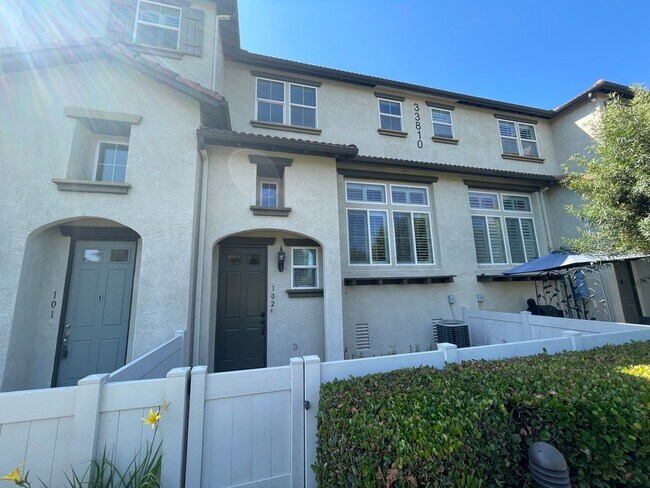 Foto del edificio - 33810 Willow Haven Ln