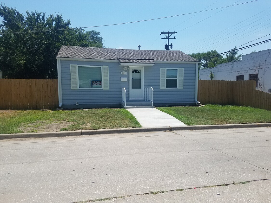 Foto principal - 321 E Kinkaid St
