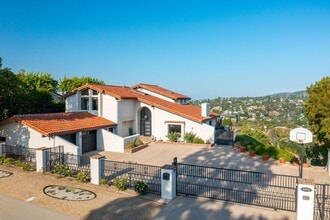 Building Photo - 4372 Park Vicente