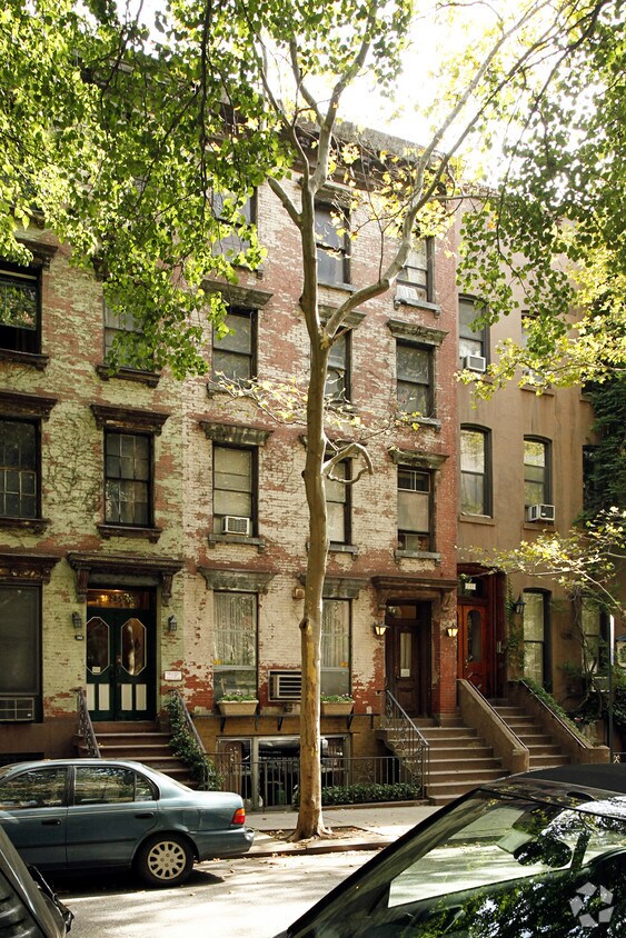 Building Photo - 247-251 E 31st St