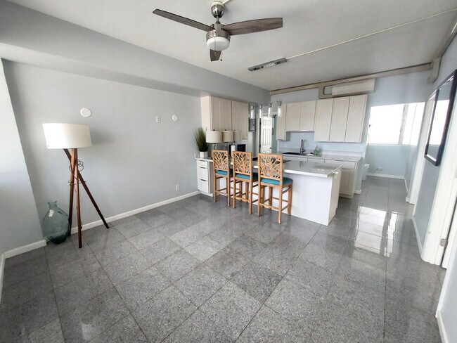 Foto del edificio - University Plaza - Pet Friendly 2br/1ba