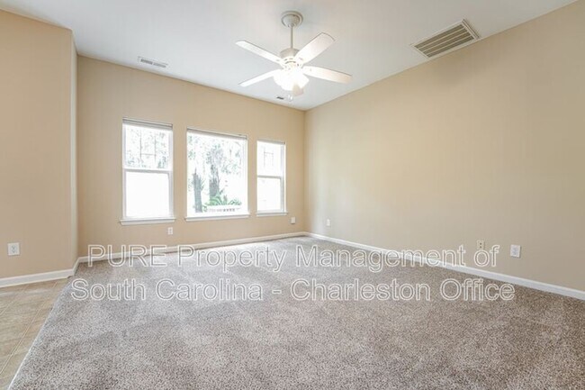 Foto del edificio - 148 Grand Oaks Dr