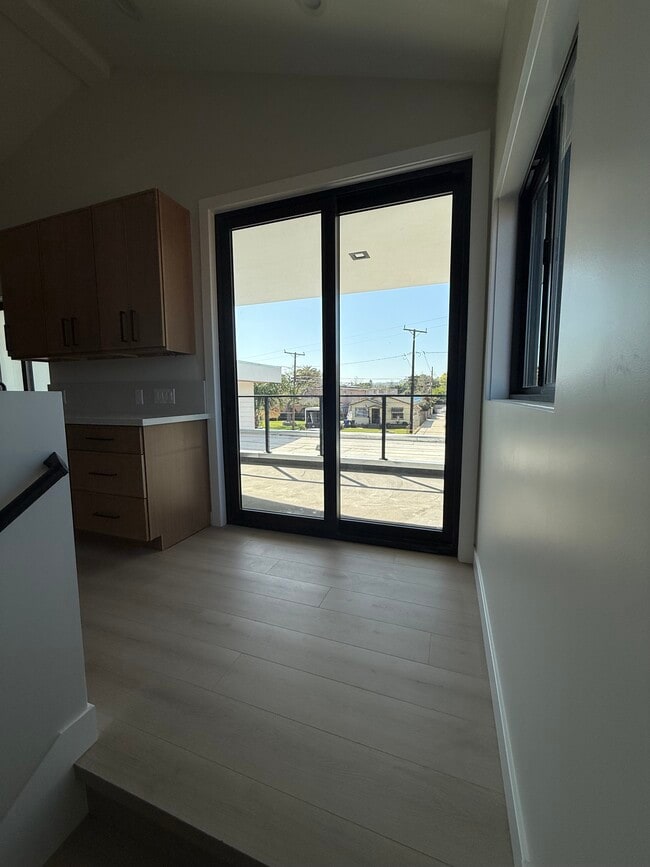 Balcony access - 2059 248th St