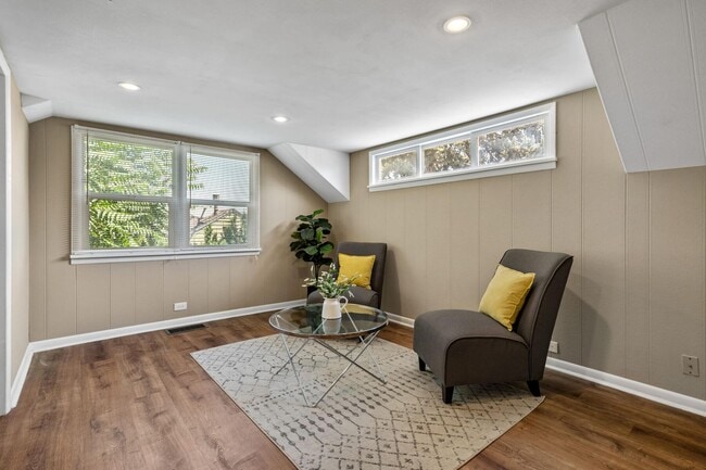 Building Photo - Spacious 2 Bedroom, 2 Bath in Lakewood! **Move-In Special**