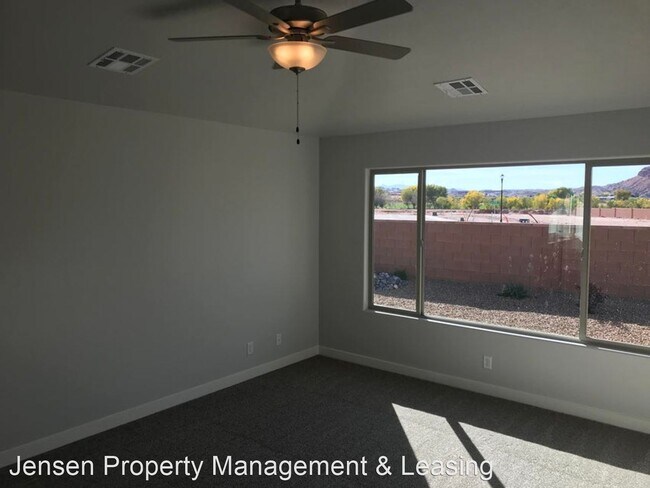 Building Photo - 4 br, 2.5 bath House - 488 South Mirage Drive