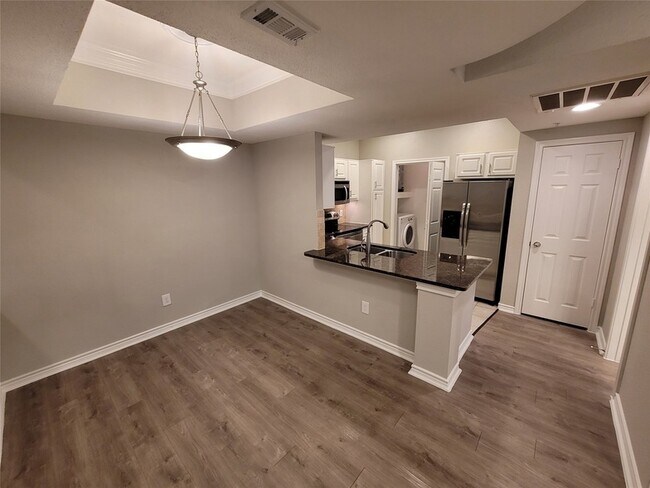 Foto del edificio - 1901 Post Oak Park Dr