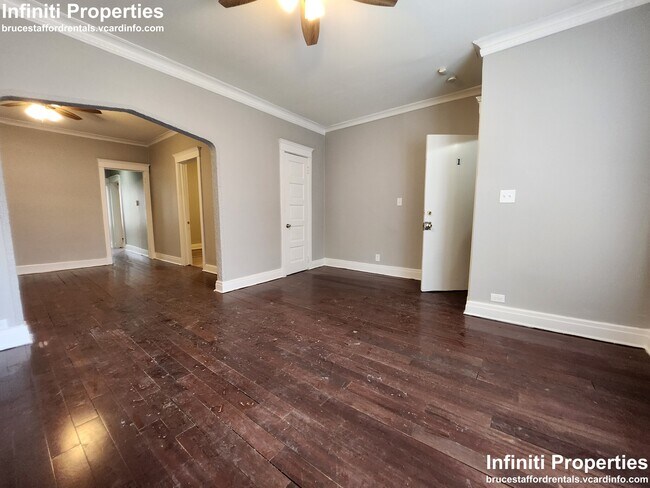 Foto del edificio - 1406 E 71st St