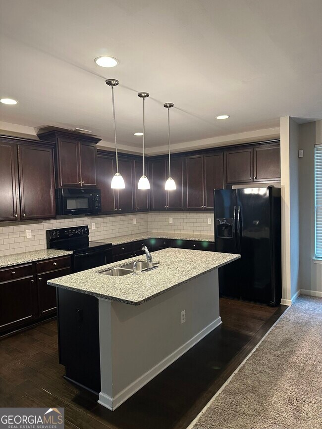 Foto del edificio - 1565 Potomac Ct