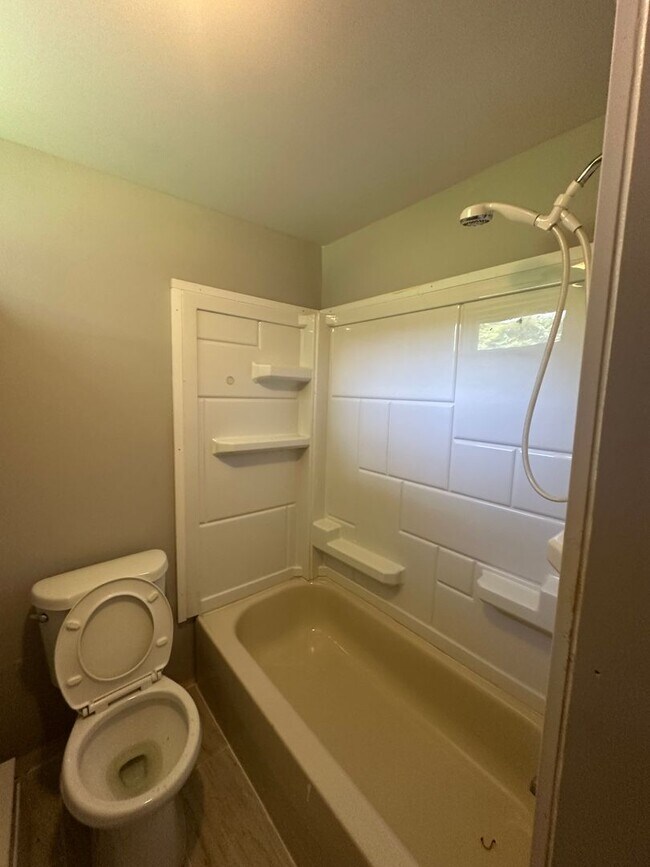 Foto del edificio - 2 Bed, 1 Bath Townhome