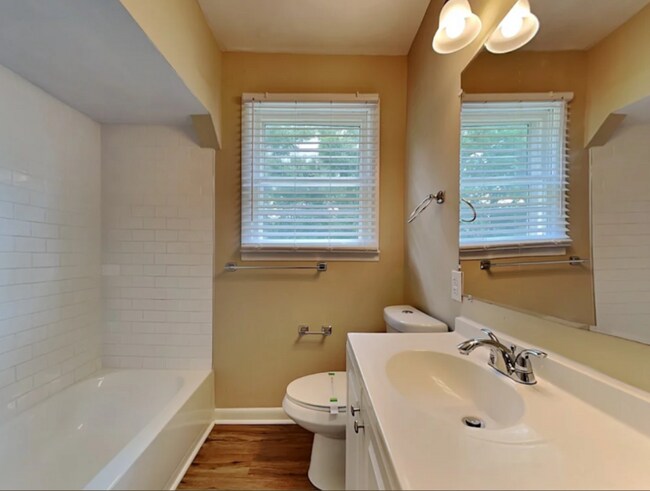 Building Photo - 2818 Dunmore Dr