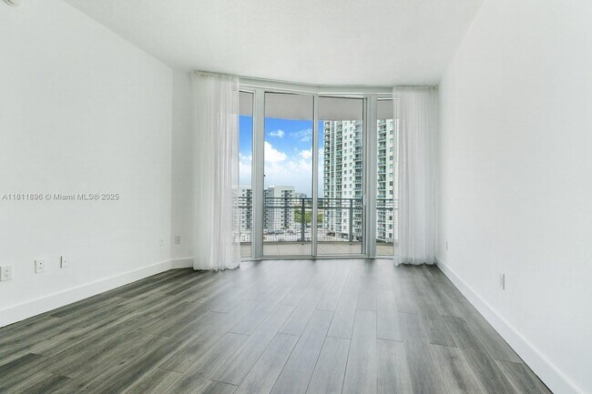 Foto del edificio - 350 NE 24th St