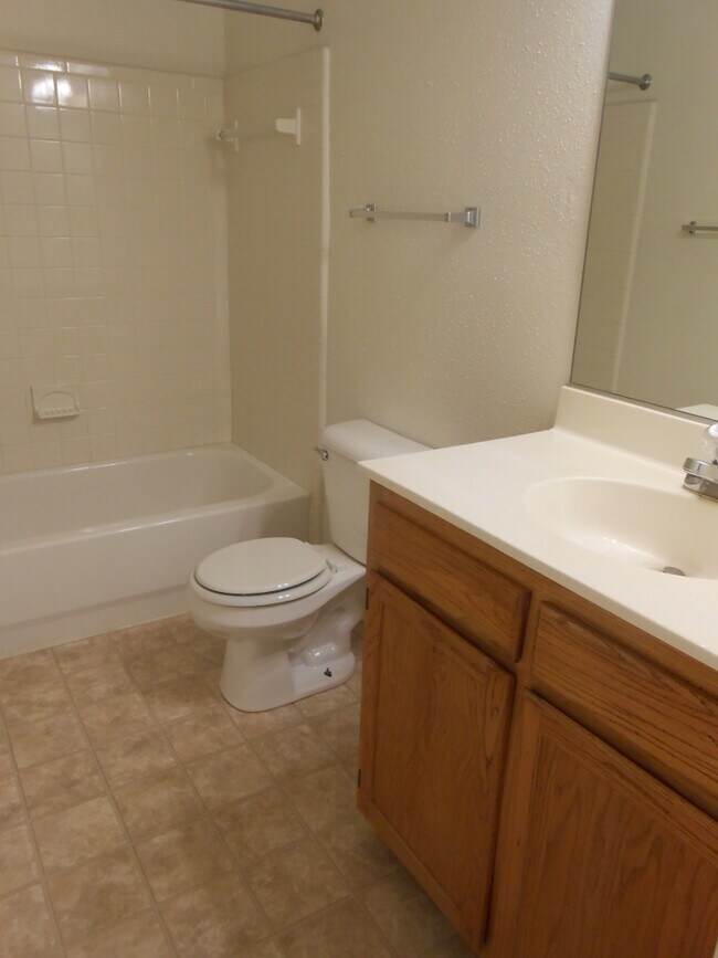Baño principal - Tuckernuck Trail
