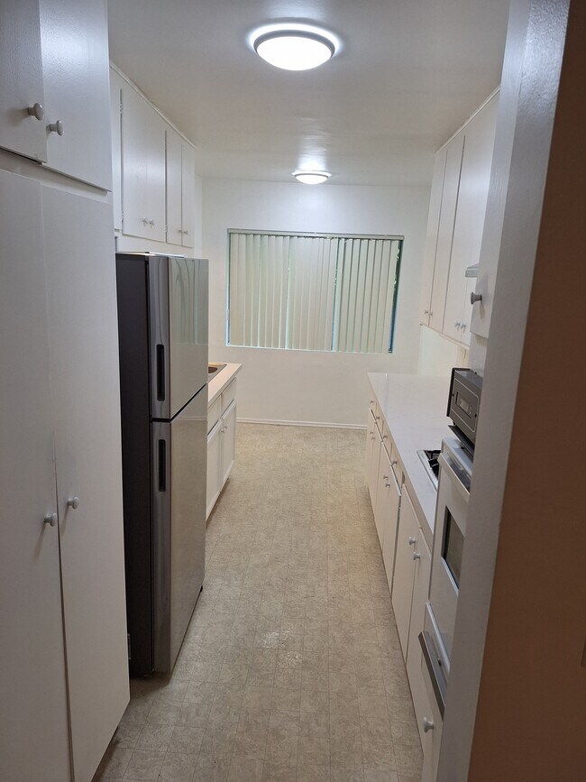 Encimera de cuarzo para entrada de cocina - 3229 Glenhurst Ave