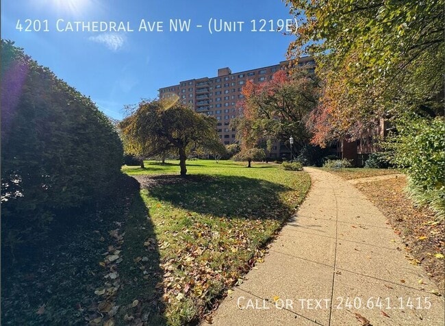 Foto del edificio - 4201 Cathedral Ave NW