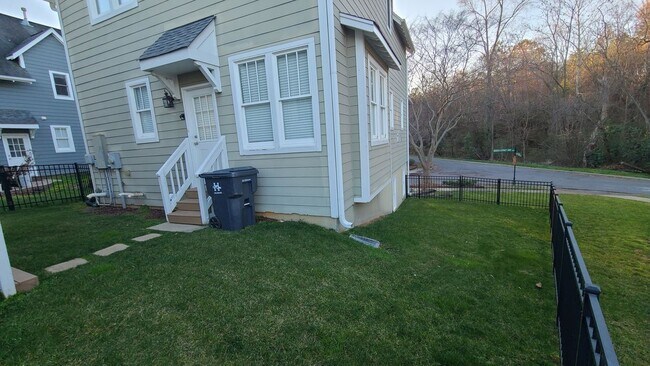 Foto del edificio - 14144 Garden District Row